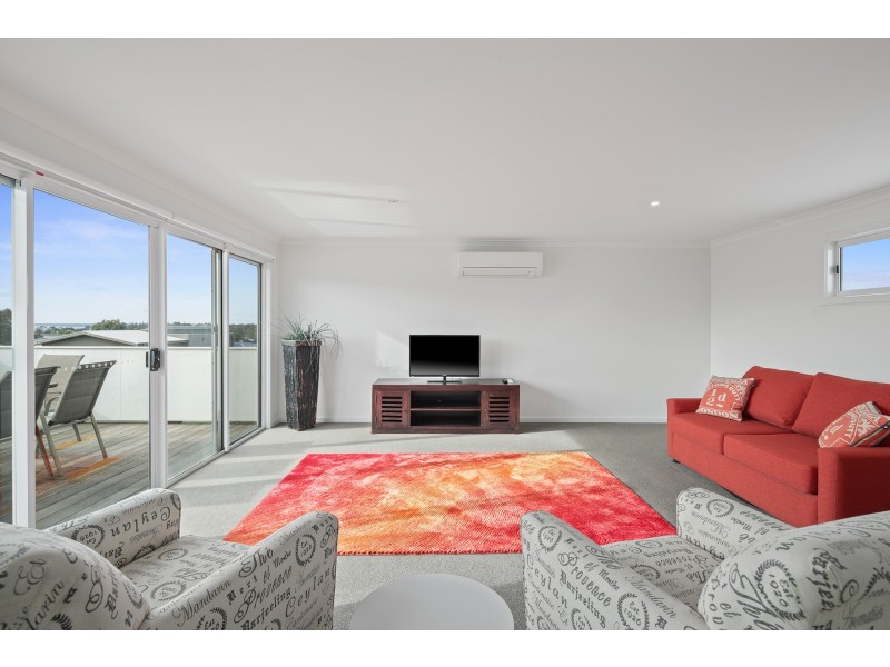 6 Water View Rise, Cowes VIC 3922
