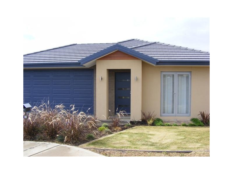 11 Parkridge Close, Cowes VIC 3922