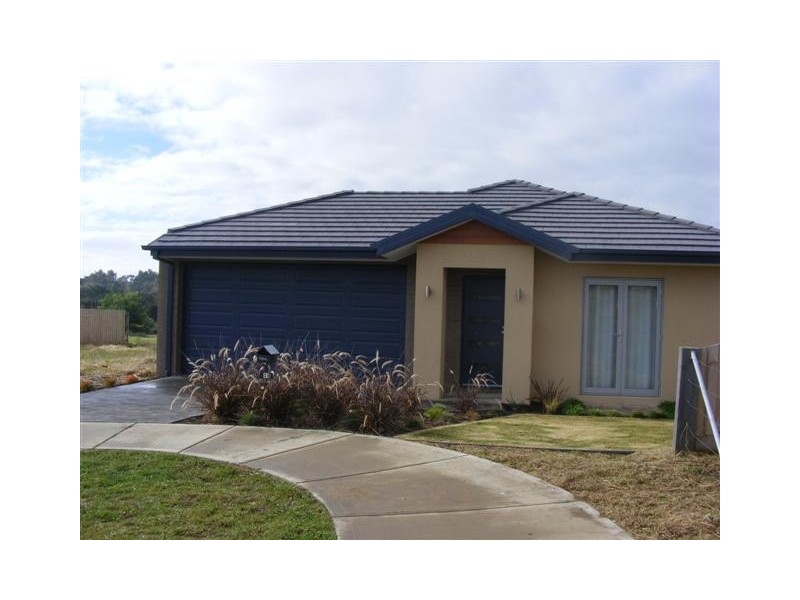 11 Parkridge Close, Cowes VIC 3922