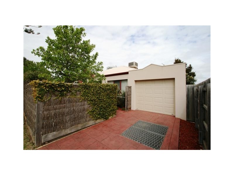 1/83 Chapel Street, Cowes VIC 3922