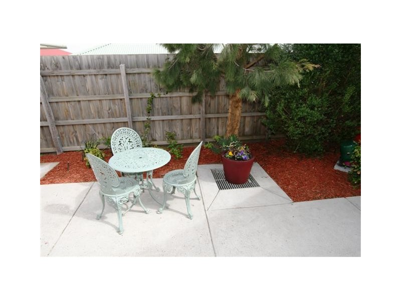 1/83 Chapel Street, Cowes VIC 3922