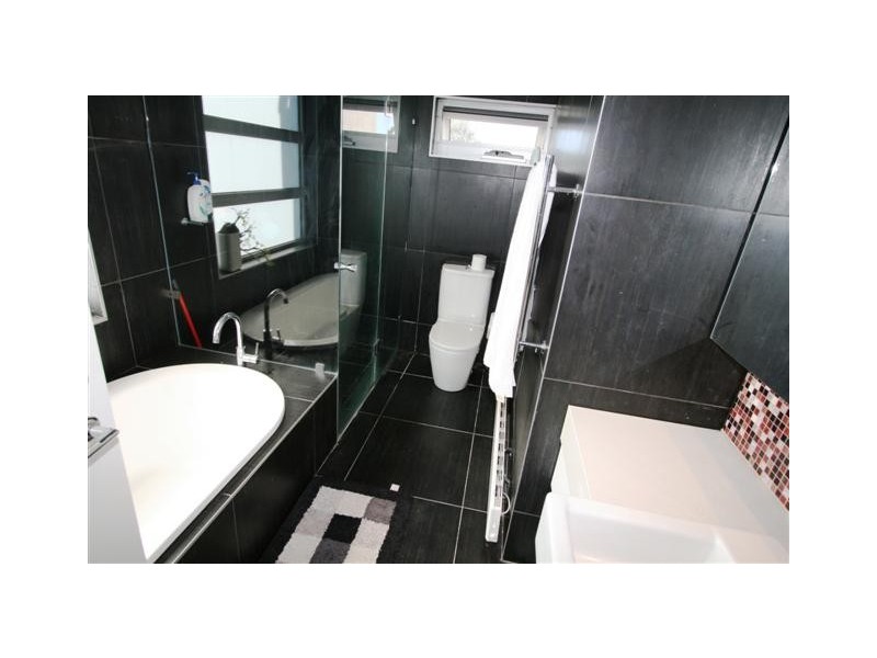 18 Anthony Court, Cowes VIC 3922