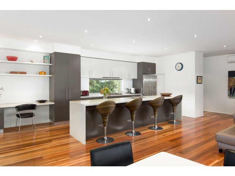 2/6-8 Honolulu Avenue, Smiths Beach VIC 3922