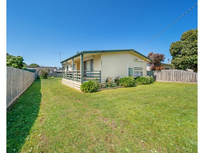 105 Justice Road, Cowes VIC 3922