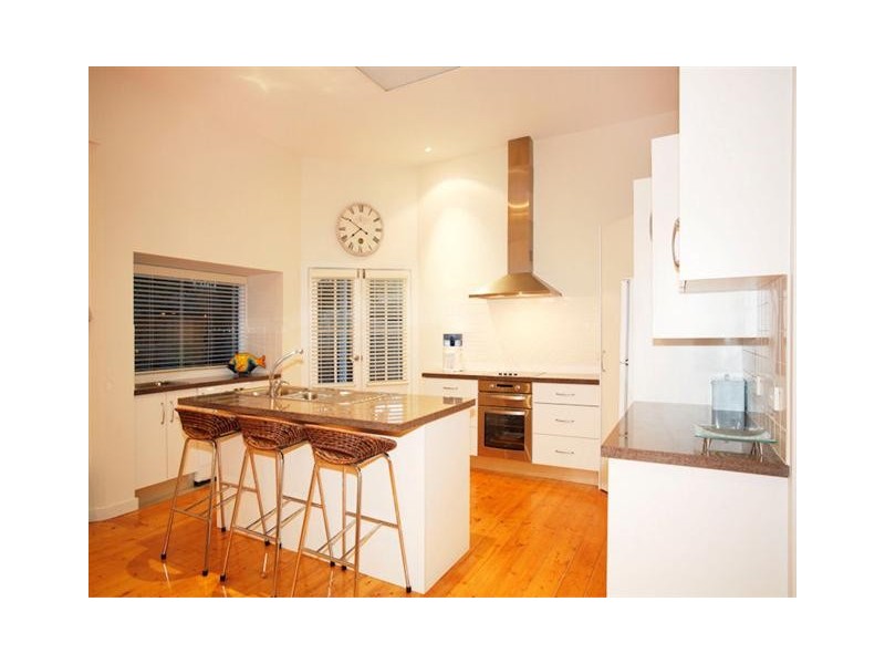 37 Stradbroke Avenue, Cowes VIC 3922