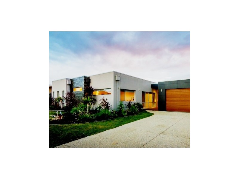 6 Sanctuary Drive, Cowes VIC 3922