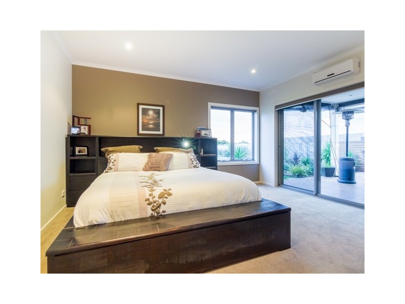 6 Sanctuary Drive, Cowes VIC 3922