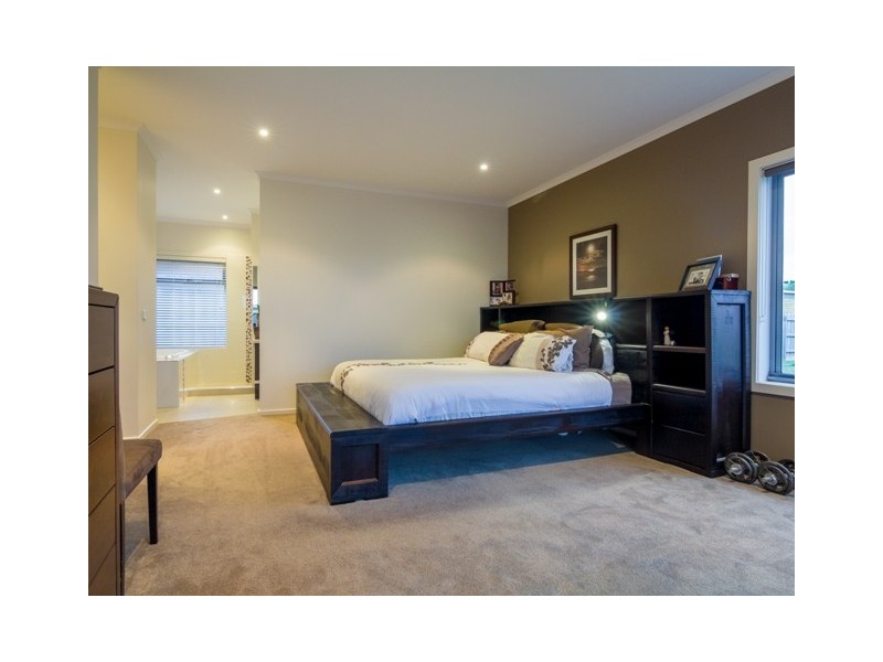 6 Sanctuary Drive, Cowes VIC 3922