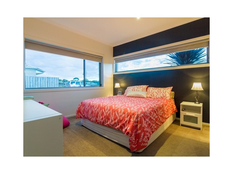 6 Sanctuary Drive, Cowes VIC 3922
