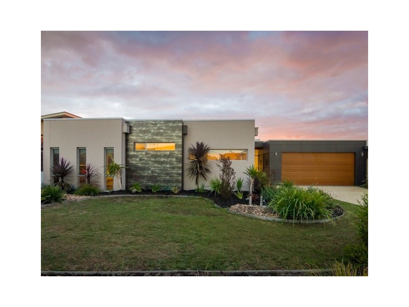 6 Sanctuary Drive, Cowes VIC 3922