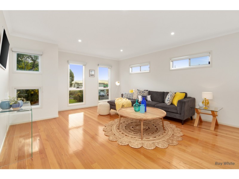 1A Dunvegan Cres, Surf Beach VIC 3922