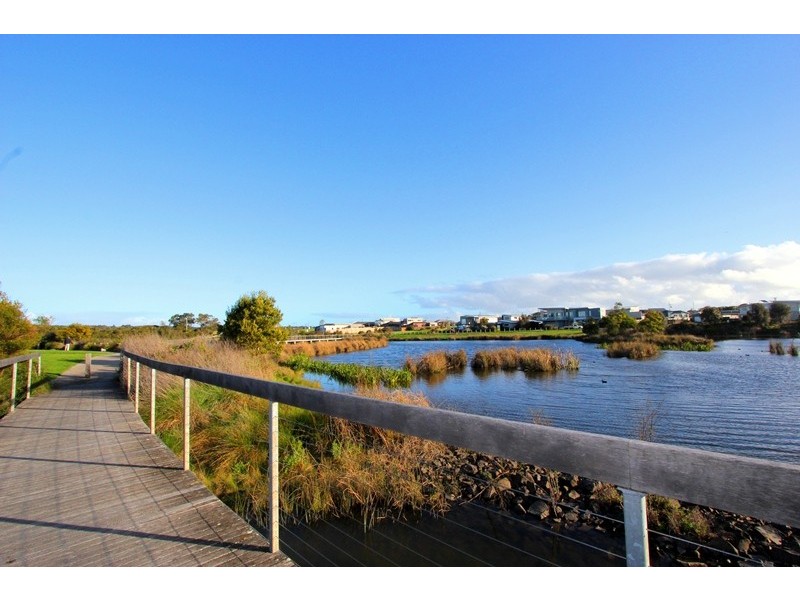 12 Cove Place, Cowes VIC 3922