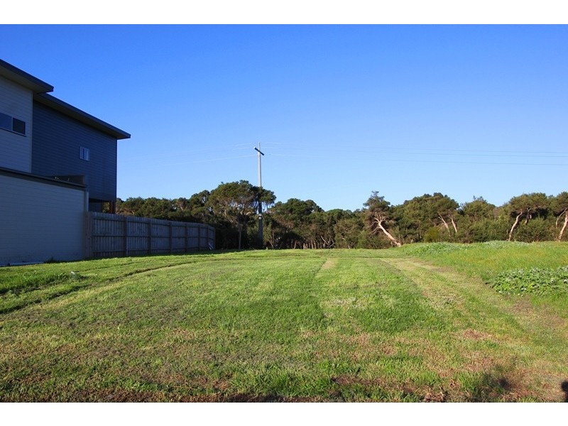 12 Cove Place, Cowes VIC 3922