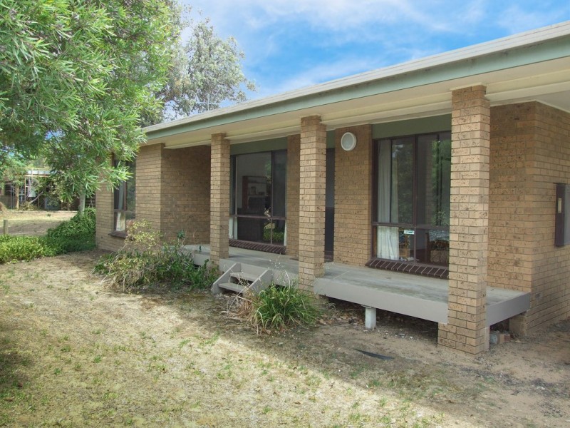 8 Chapel Street, Cowes VIC 3922