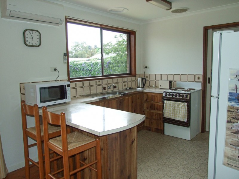 8 Chapel Street, Cowes VIC 3922