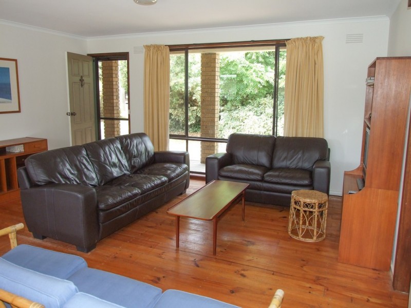 8 Chapel Street, Cowes VIC 3922