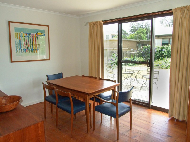 8 Chapel Street, Cowes VIC 3922