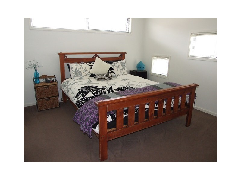 13 Rosella Grove, Cowes VIC 3922