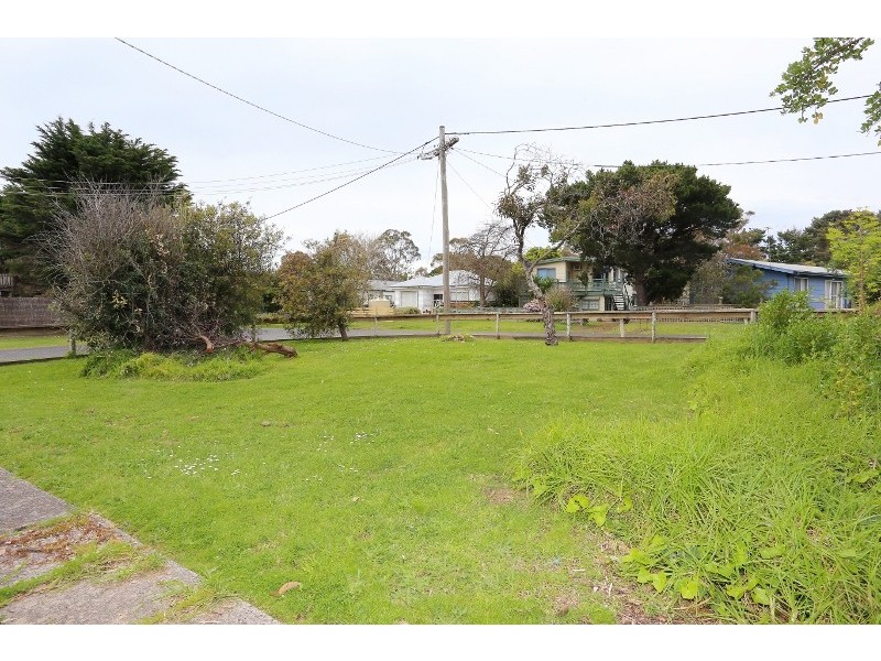 22 Outlook Drive, Cowes VIC 3922