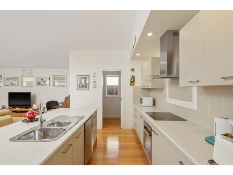 21 Norman Drive, Cowes VIC 3922