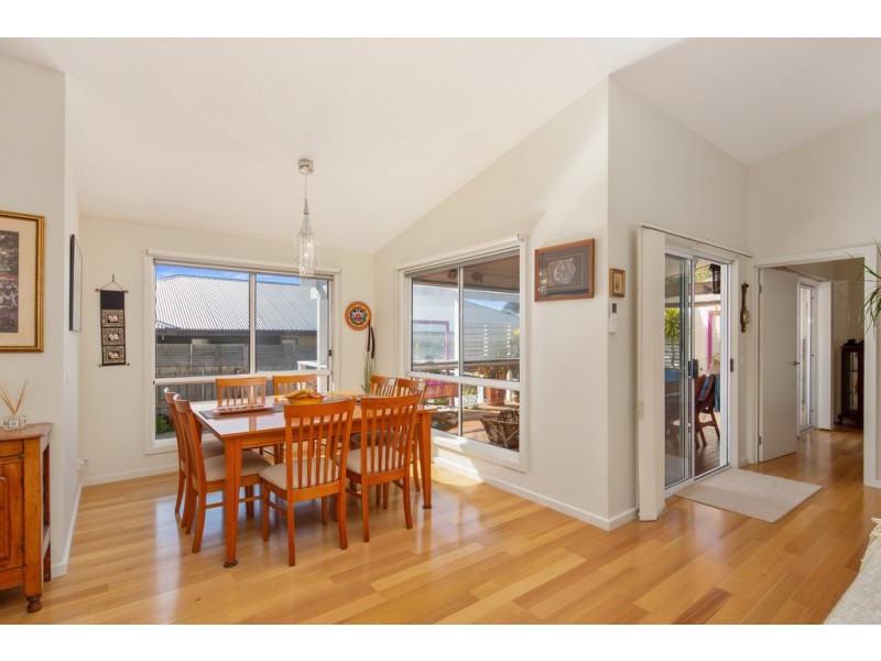 21 Norman Drive, Cowes VIC 3922