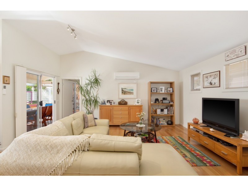 21 Norman Drive, Cowes VIC 3922