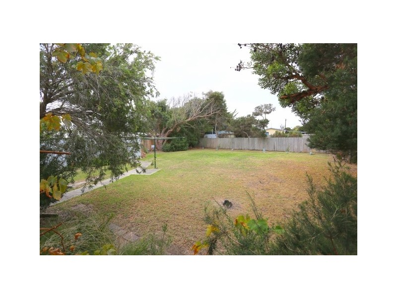 6 Tolley Avenue, Surf Beach VIC 3922