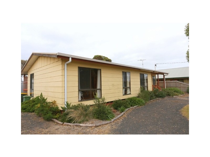 6 Tolley Avenue, Surf Beach VIC 3922