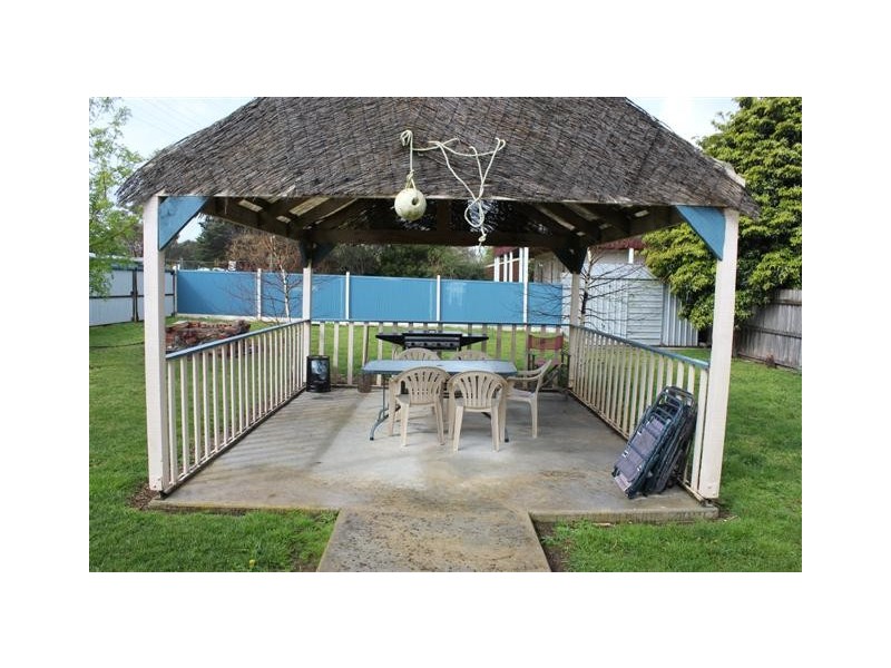 27 Red Rocks Road, Cowes VIC 3922