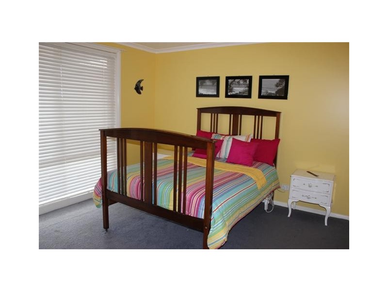 27 Red Rocks Road, Cowes VIC 3922