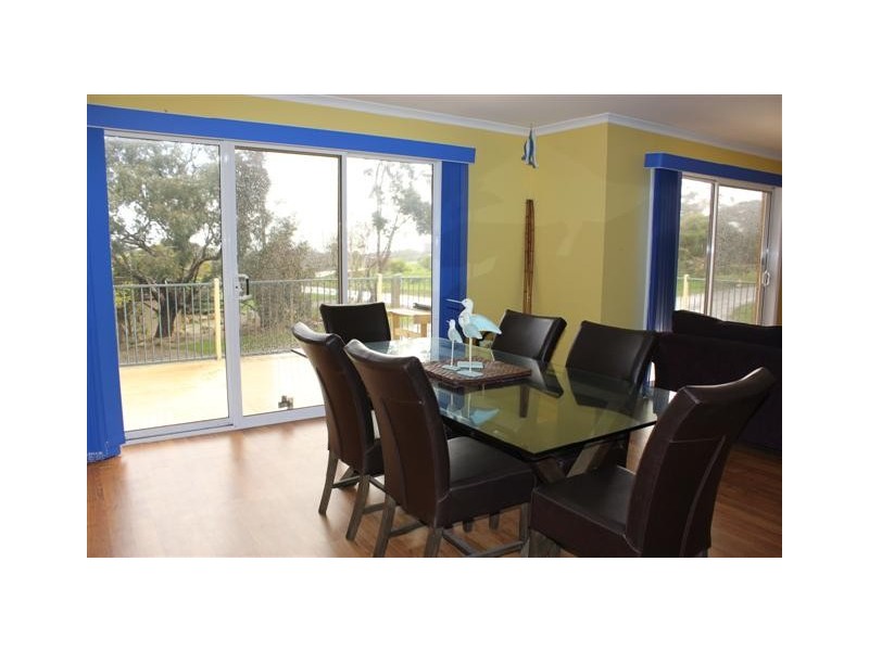 27 Red Rocks Road, Cowes VIC 3922