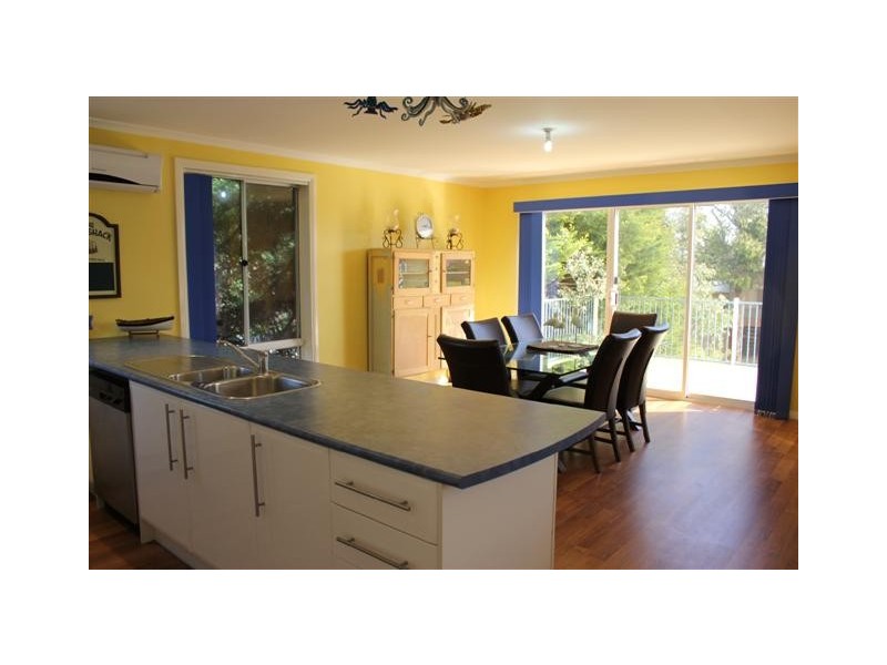 27 Red Rocks Road, Cowes VIC 3922