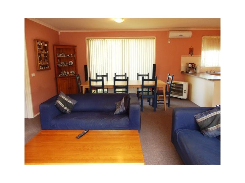 8 Golden Court, Sunset Strip VIC 3922