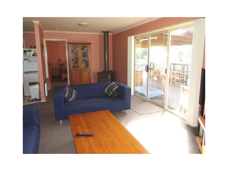 8 Golden Court, Sunset Strip VIC 3922