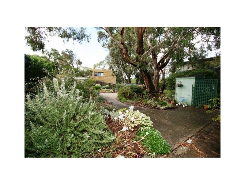 35 Rose Avenue, Cowes VIC 3922