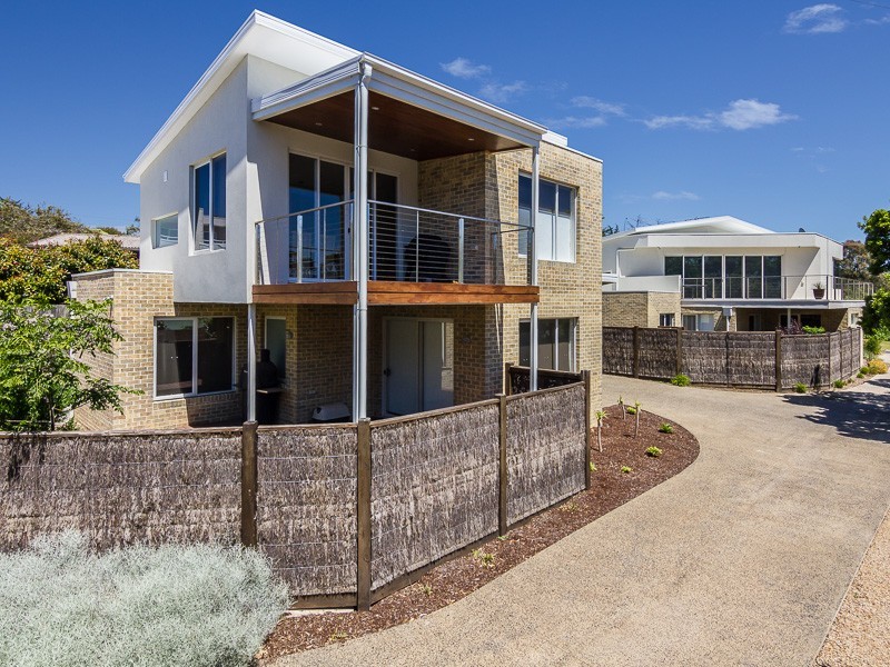 Unit 2, 13 Langard Road, Cowes VIC 3922