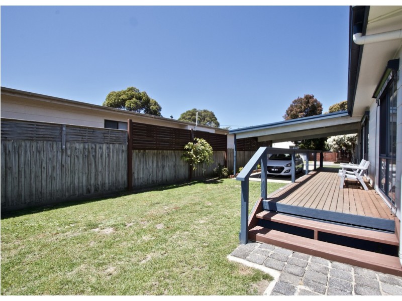 22 Lansell Road, Cowes VIC 3922