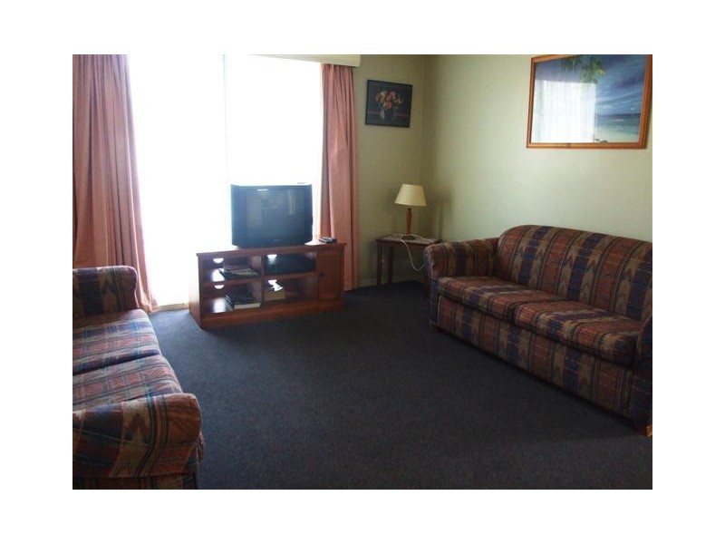 2/2-4 Park Street, Cowes VIC 3922