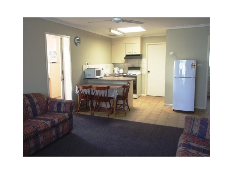 2/2-4 Park Street, Cowes VIC 3922