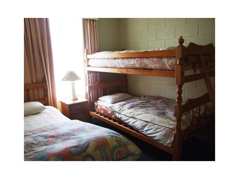 2/2-4 Park Street, Cowes VIC 3922