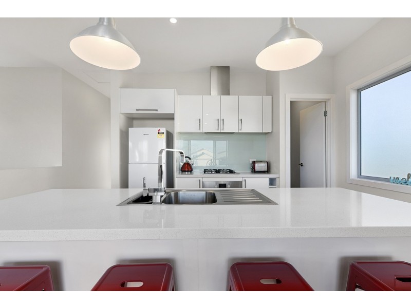 19 Dover Street., Sunderland Bay VIC 3922