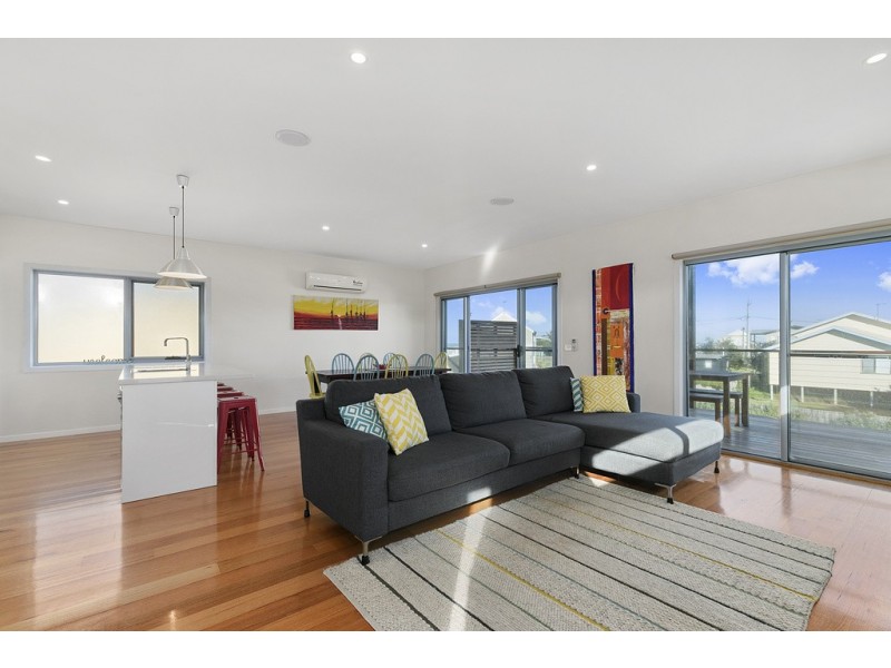 19 Dover Street., Sunderland Bay VIC 3922