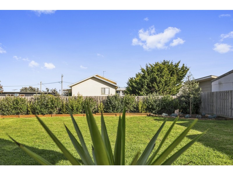 19 Dover Street., Sunderland Bay VIC 3922