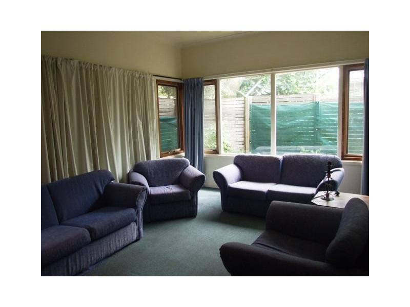 10 Rose Avenue, Cowes VIC 3922