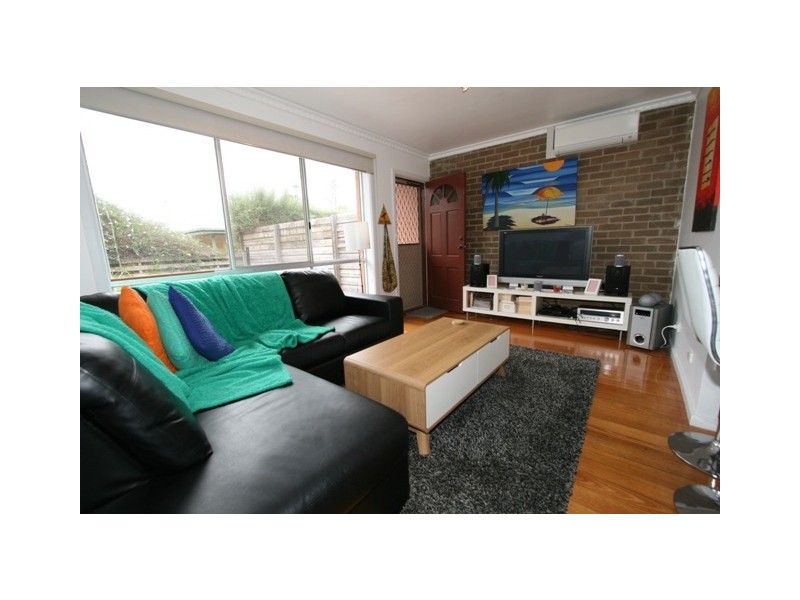 2/4 Highland Avenue, Cowes VIC 3922