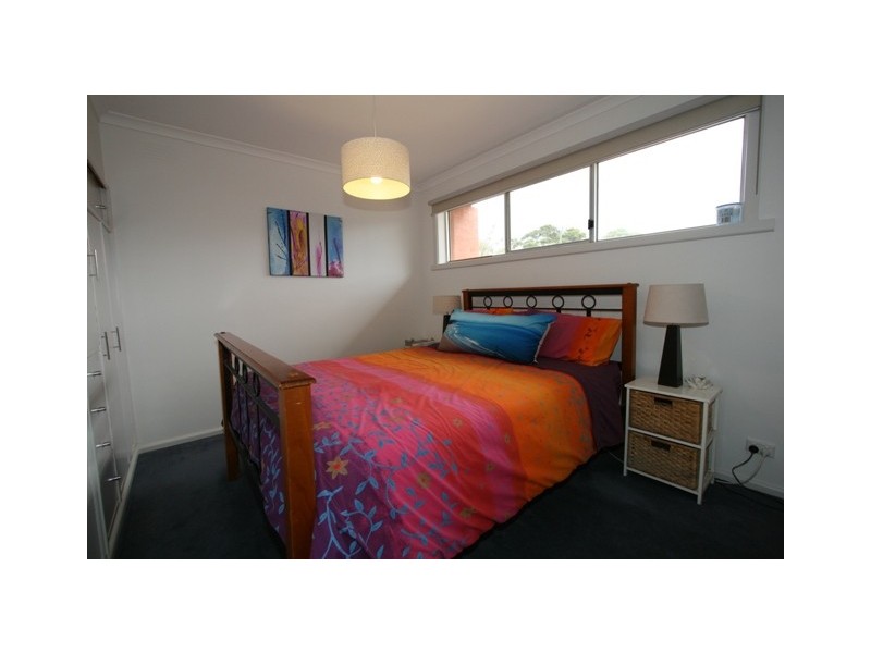 2/4 Highland Avenue, Cowes VIC 3922