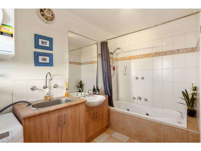 1/6 Elane Street, Sunderland Bay VIC 3922