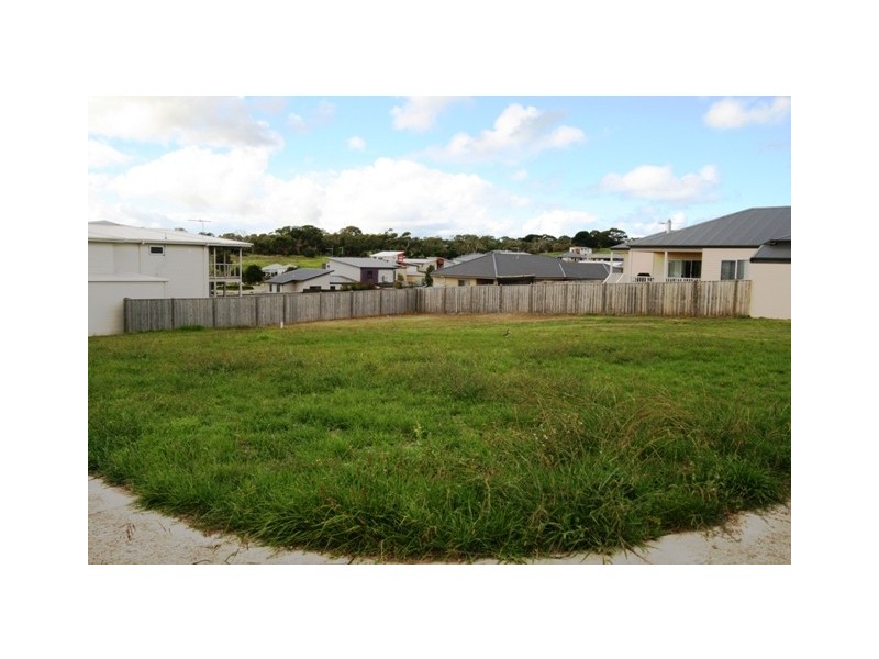 9 Lomandra Drive, Cowes VIC 3922