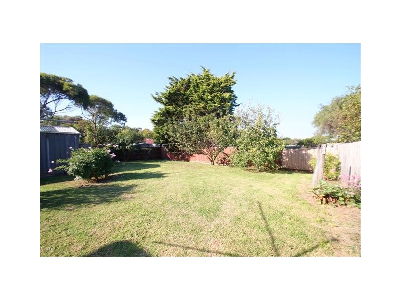 25 Shamrock Avenue, Cowes VIC 3922