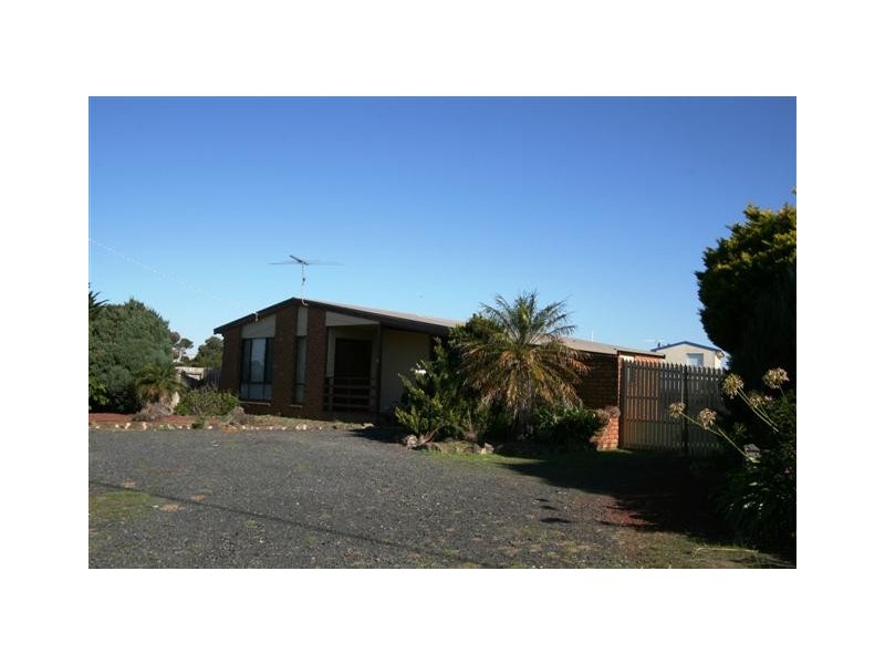 13 Elwood Avenue, Surf Beach VIC 3922